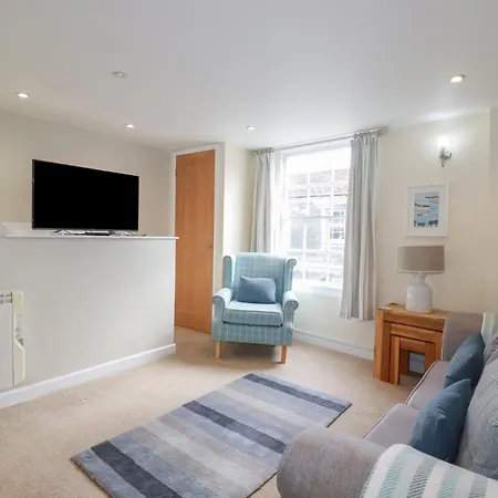 Obby Oss Apartment